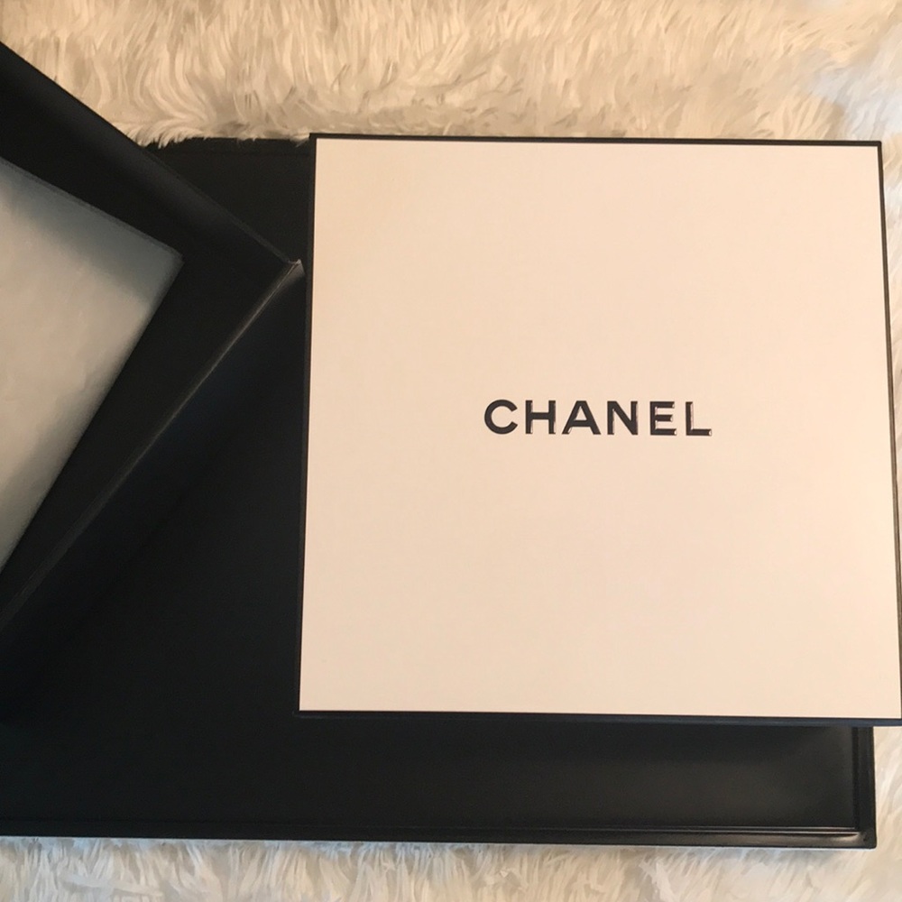 ❤️ Chanel gift box keepsake box